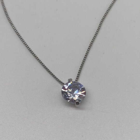 Fashion Jewelry Round Women’s Necklace 18in - Picture 7 of 7